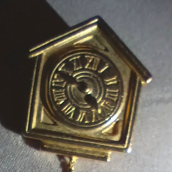 Clock Pin Brooch JJ Jonette Signed Goldtone - Picture 2 of 3